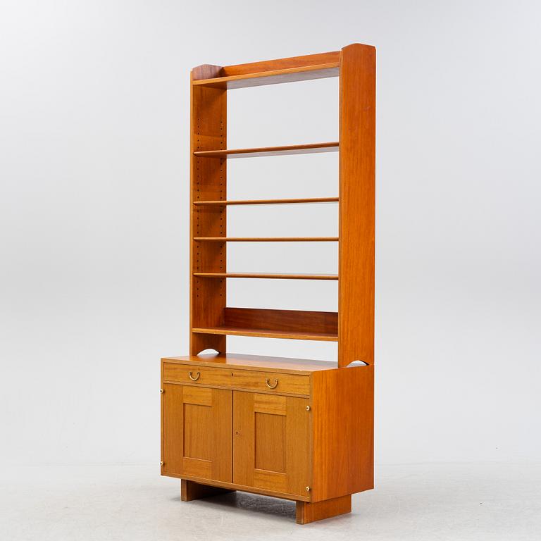 Josef Frank, a model 2112 mahogany veneered bookshelf, Firma Svenskt Tenn, Sweden.