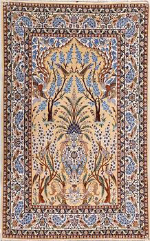 MATTA, Isfahan. Part silk. Silkevarp. Ca 245x160 cm.