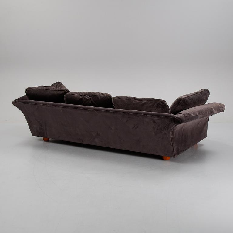 Josef Frank, a 'Liljevalchs' sofa, Svenskt Tenn, Sweden, recent production.