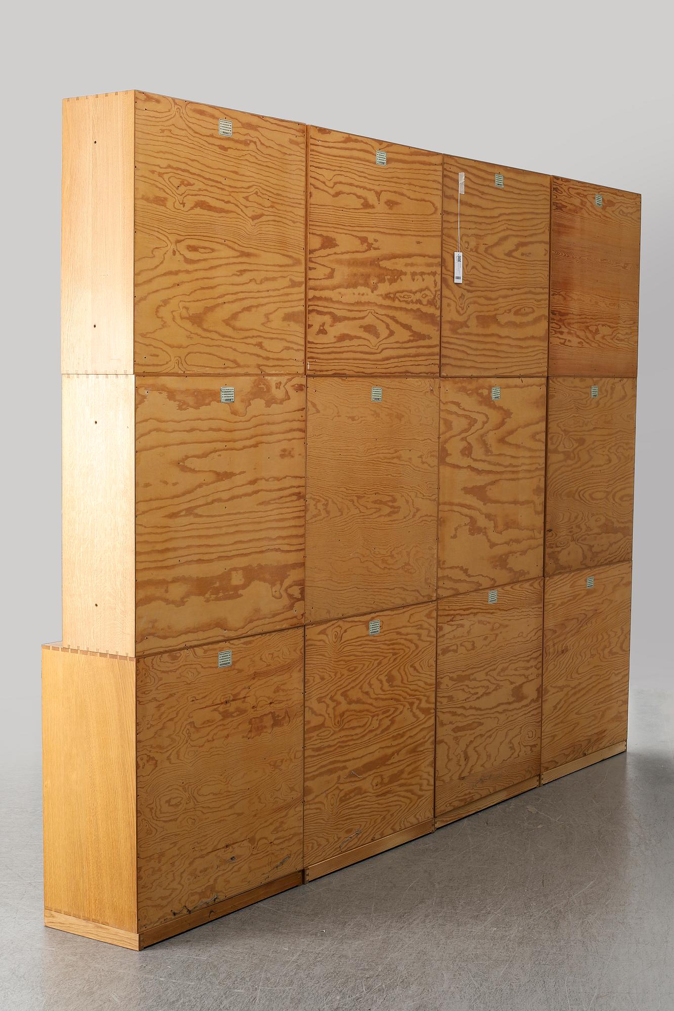MOGENS KOCH, a 12 piece oak shelf, Rud Rasmussen, Danmark.