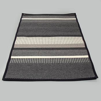 A RUG, flat weave, ca 200 x 130 cm.