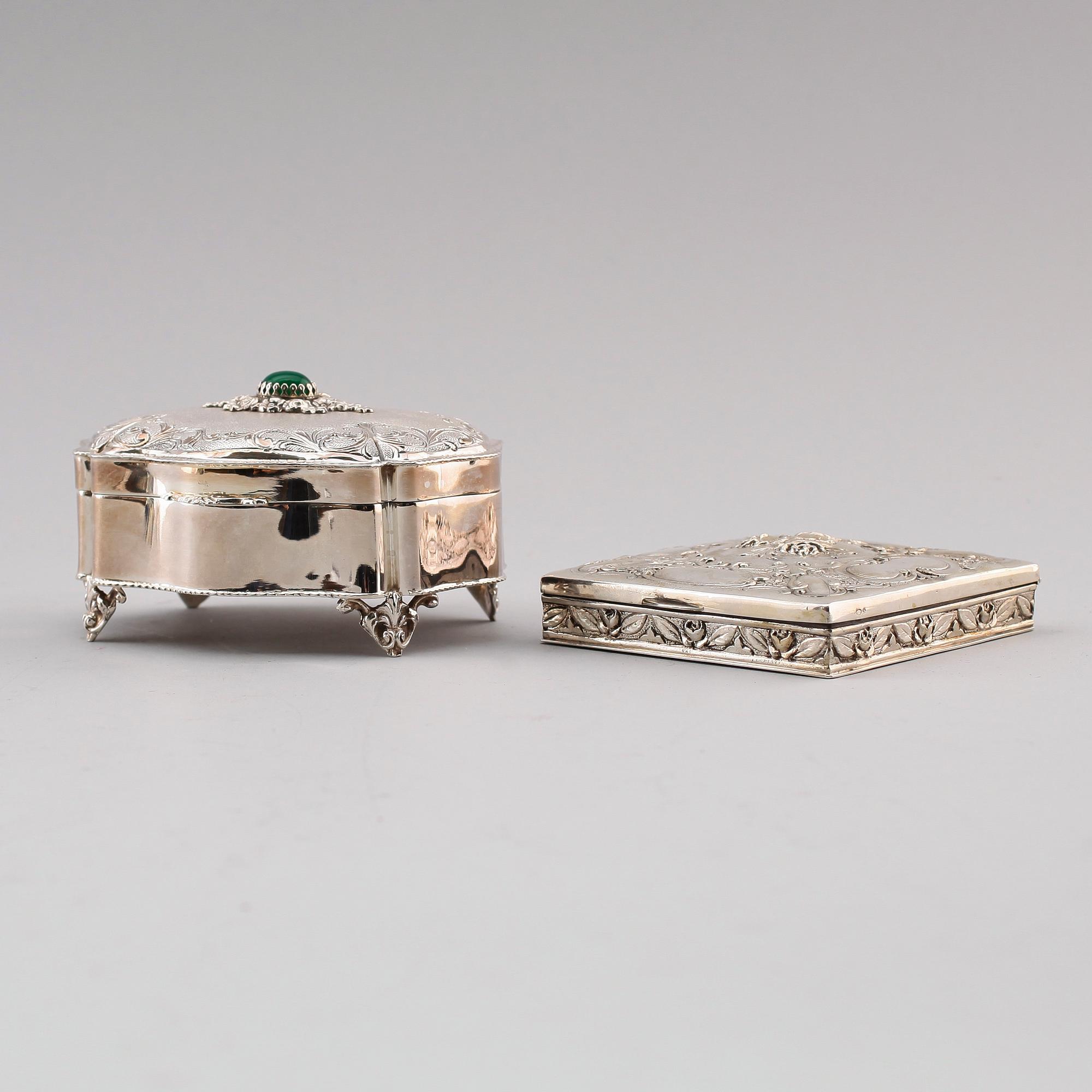 SKRIN samt DOSA, silver, svenska importstämplar, 1900-talets första hälft. Vikt ca 307 gram.