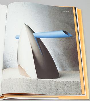 PHILIPPE STARCK, "Hot Bertaa" vattenkokare. Bok från Taschen Verlag medföljer.