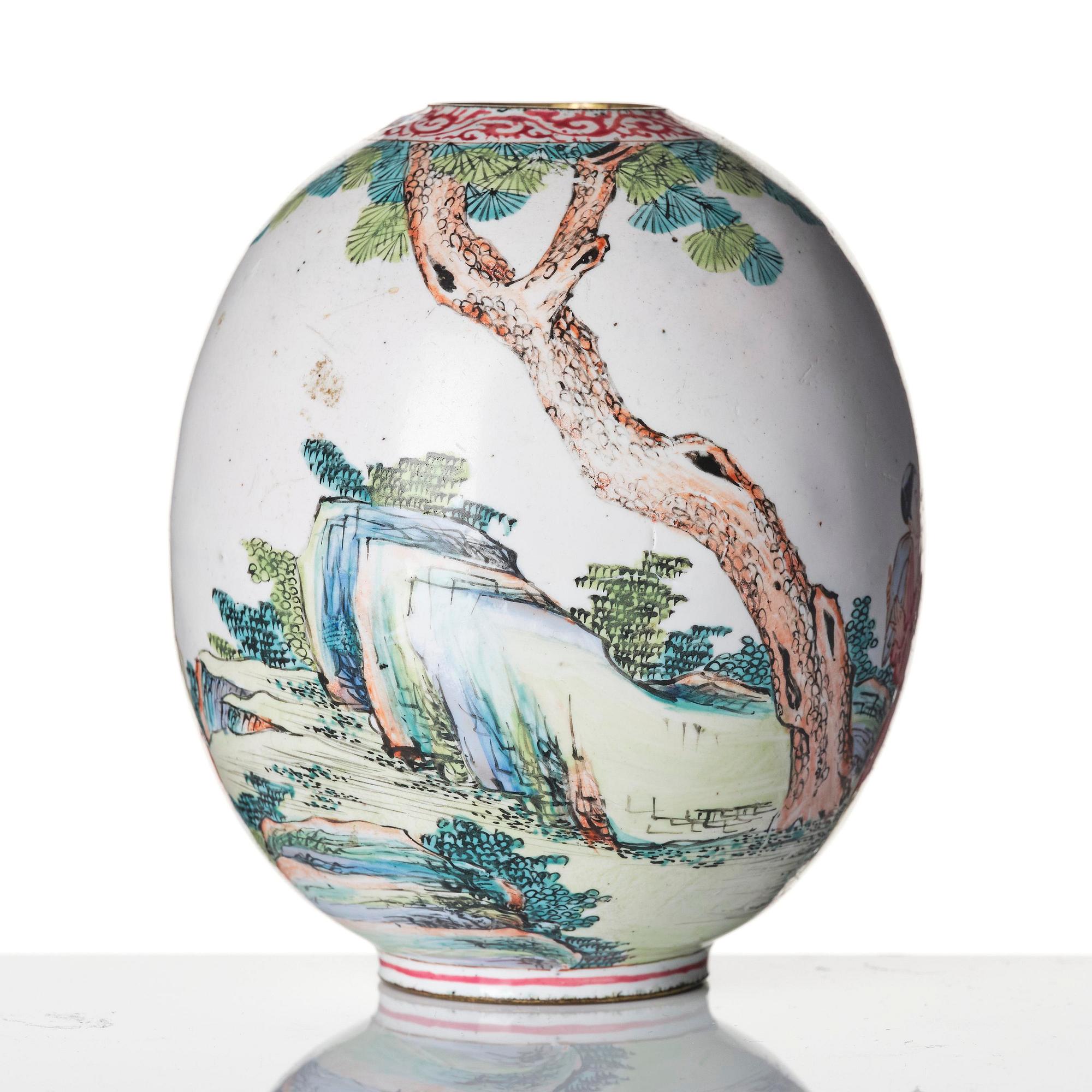 Vas, emalj på koppar. Qingdynastin, 1700-tal.