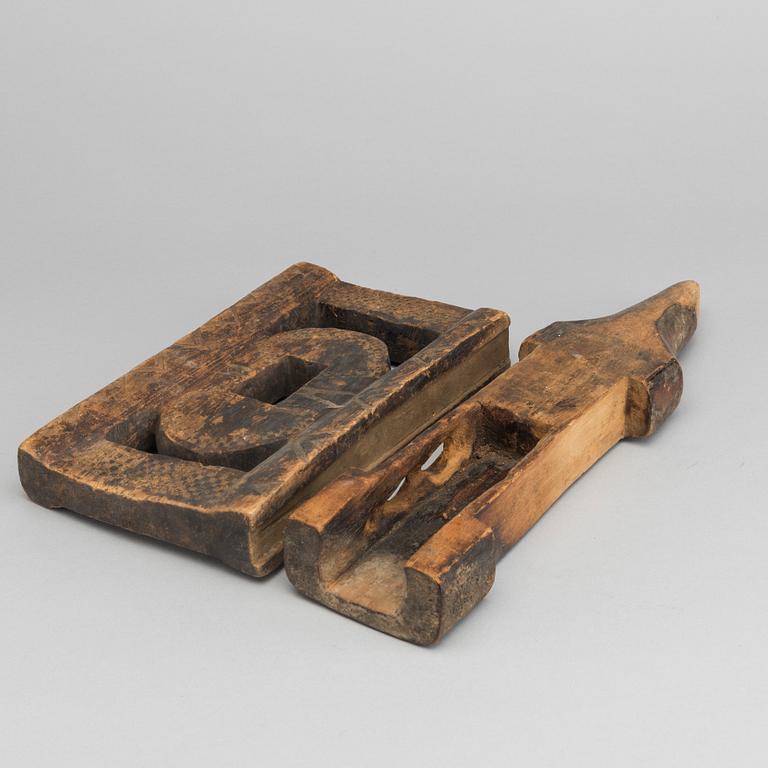 A doorlock, 2 pieces, Bamana, Mali.