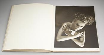 BOK: "Judgement of Paris", av John Everard. Tryckt hos George Routledge & sons, London, 1941.