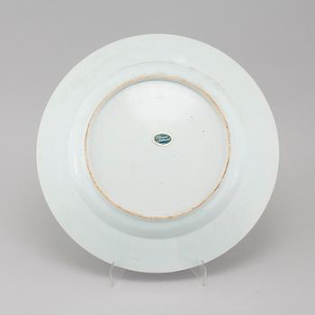 SERVINGPLATE, porslin, China, Qianlong (1736-1795).