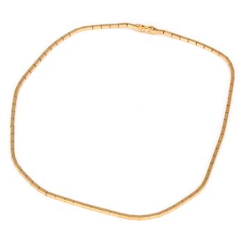 A bar-link necklace.