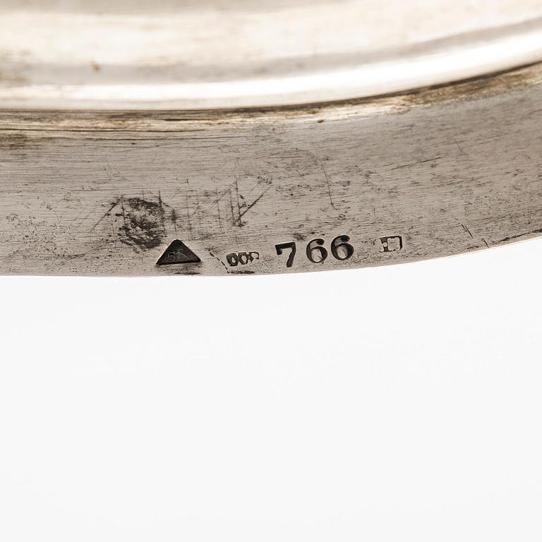 Serveringsfat, 2 st snarlika, silver, Tjeckoslovakien 1929-1941.