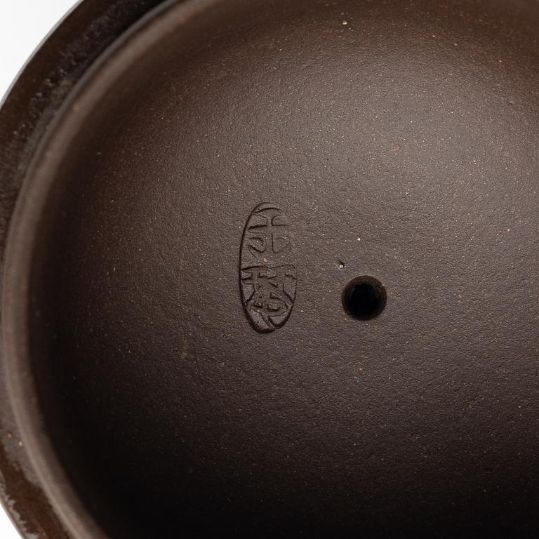 A yixing teapot, China, 1980s.