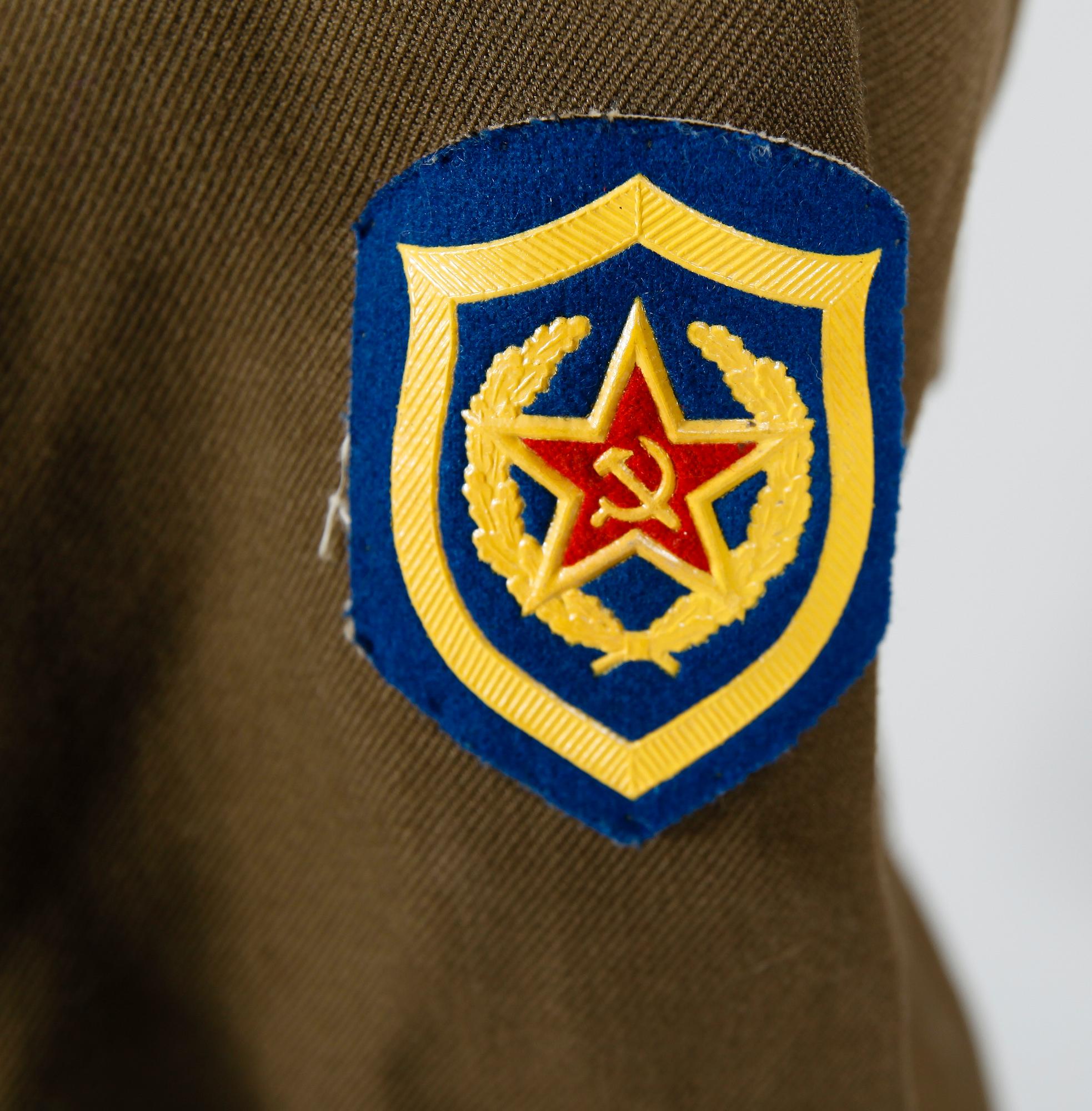 UNIFORM OCH UNIFORMSJACKA, bla Ryssland, 1900-tal.