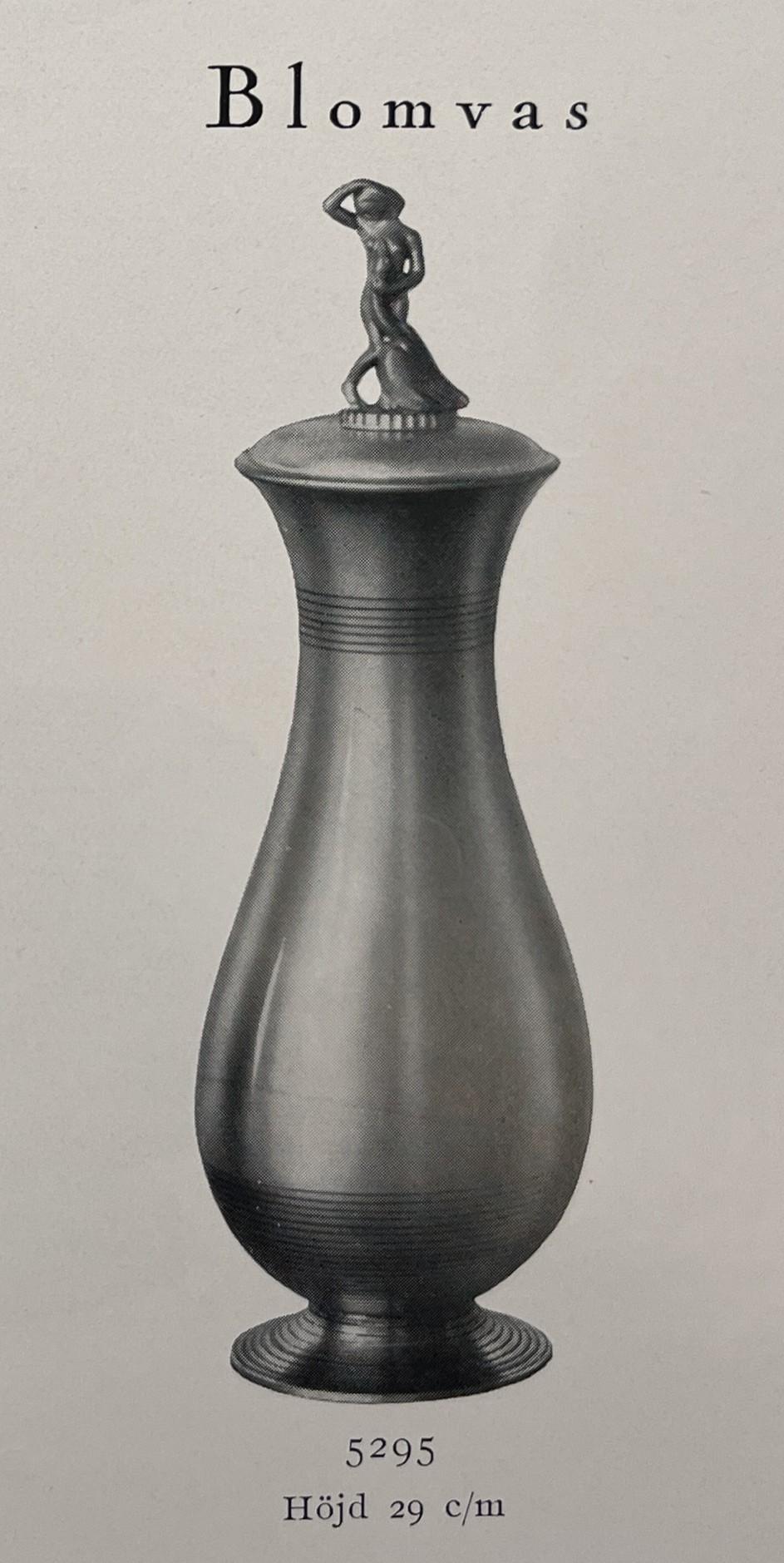 Sylvia Stave, a lidded vase model 5295, C.G. Hallberg, Stockholm, 1931.