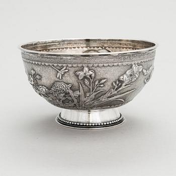 A Chinese export silver bowl, Luen Hing mark, Shanghai, presumably 1920s.