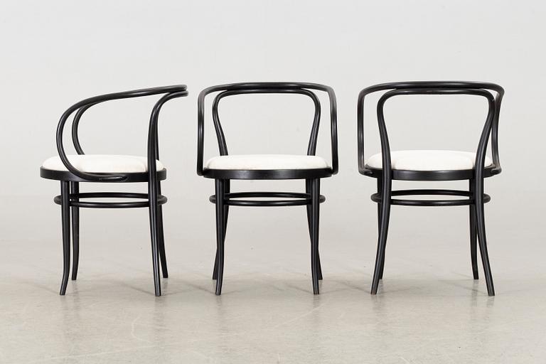 A SET OF 6 THONET CHAIRS.
