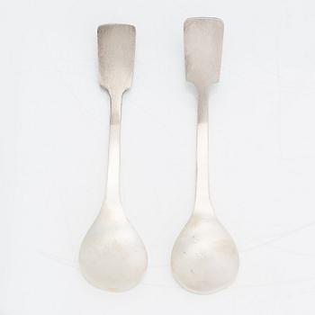 Kryddset på bricka, silver och emalj, Korea 1900-talets senare hälft.