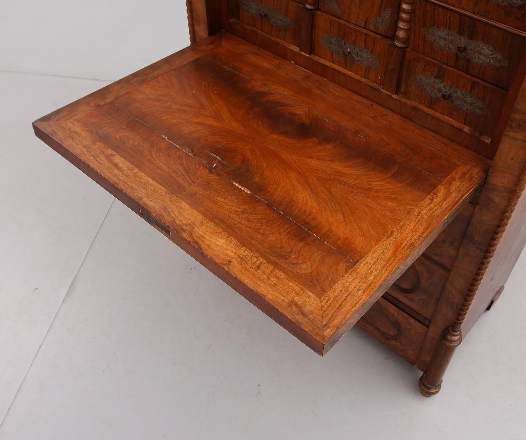 CHIFFONJÉ, 1800-talets mitt.