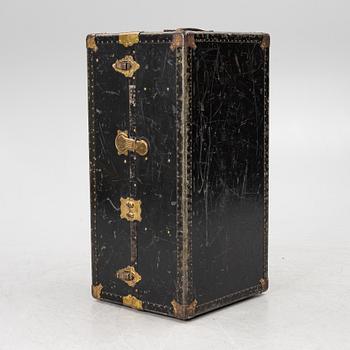 A trunk, 1920s/30s.