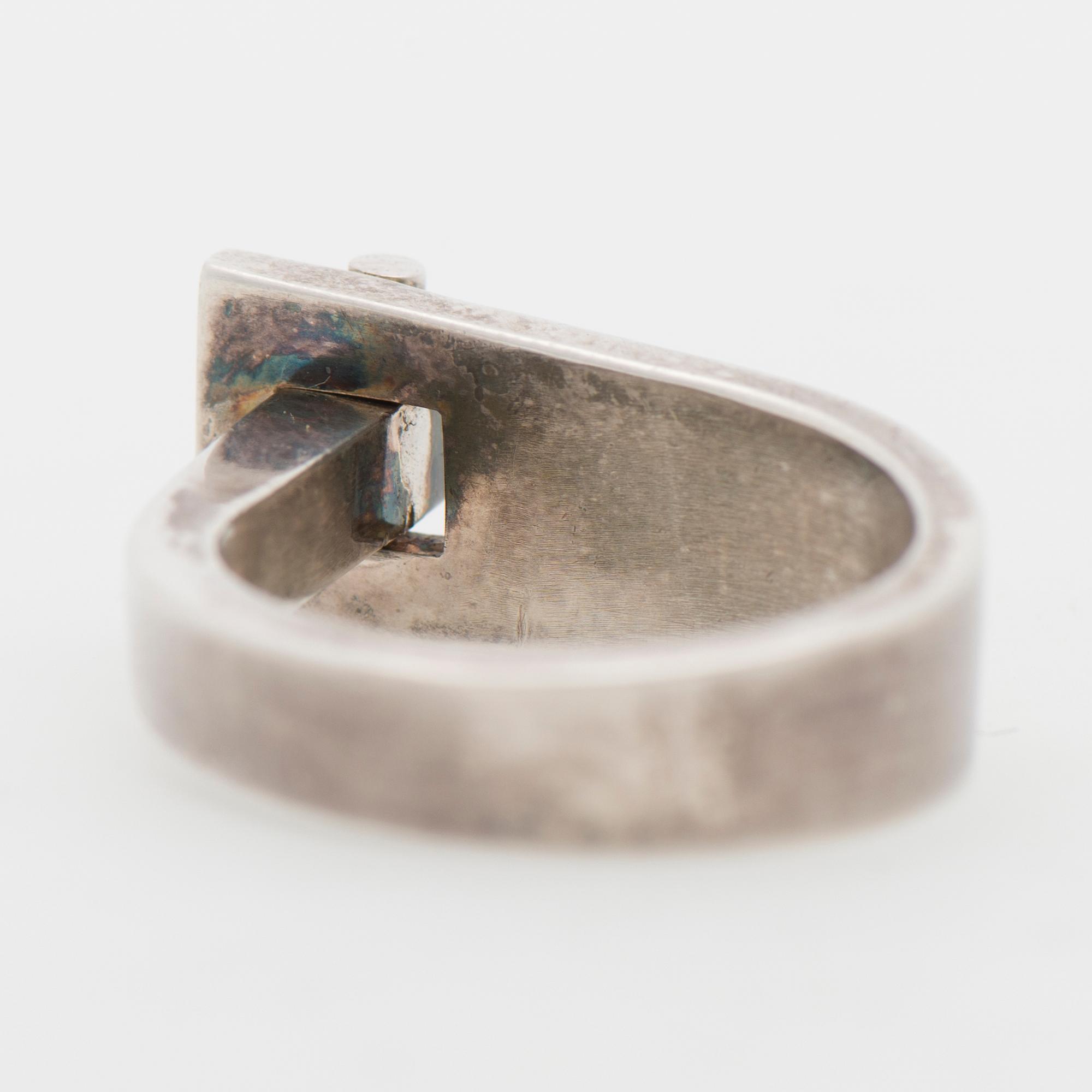 A PEKKA PIEKÄINEN RING, silver. Auran Kultaseppä, Turku Finland 1973.