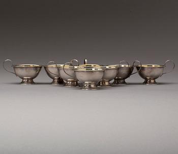 SUPKOPPAR, 12 st silver, CG Hallberg, svenska importstämplar, silver, vikt ca 330 g.