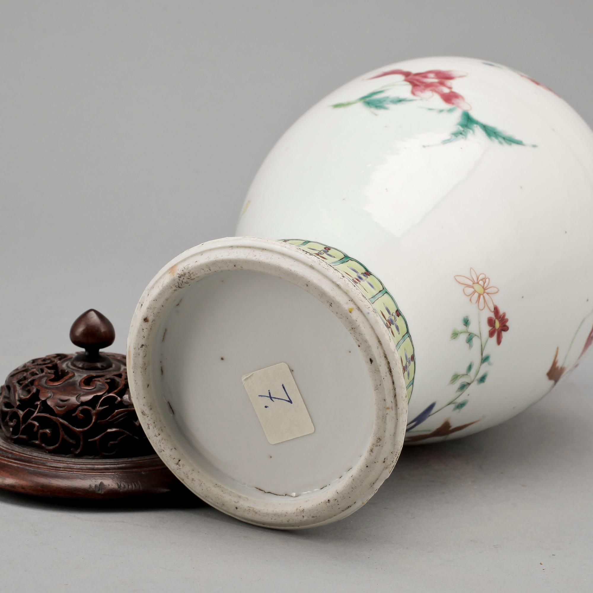 URNA, porslin, Kina 1800-tal.