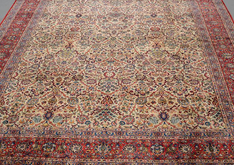 A carpet, semi-antique Kashan, ca 422 x 321 cm.