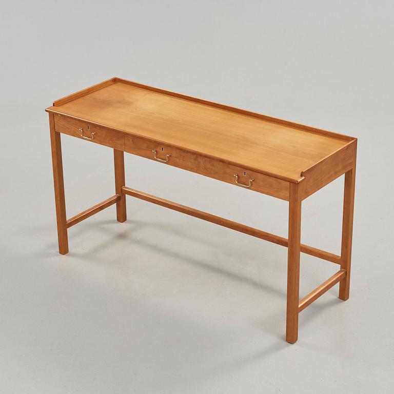 JOSEF FRANK, Firma Svenskt Tenn. Skrivbord, modellnummer 2115.