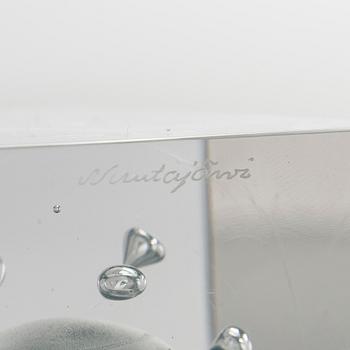Oiva Toikka, a glass cube, signed Oiva Toikka, Nuutajärvi 293.
