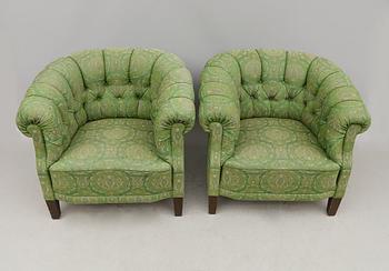 KLUBBFÅTÖLJER, 1 par, 1900-talets första hälft.