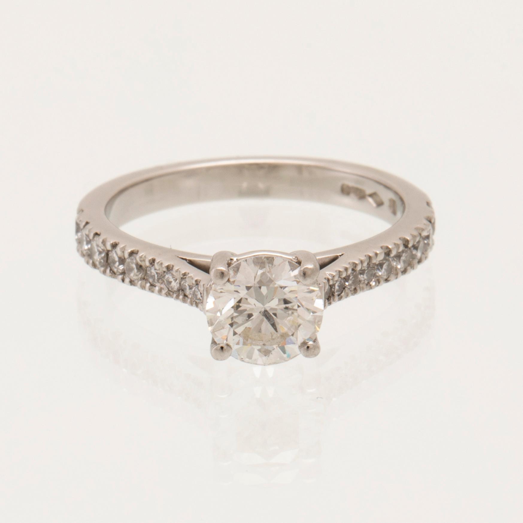 Ring platina med runda briljantslipade diamanter GIA cert, Van Bruun.