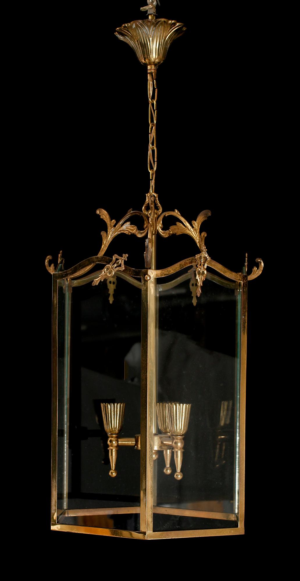 TAKLYKTA, mässing, Louis XVI-stil, 1900-tal. H 48.