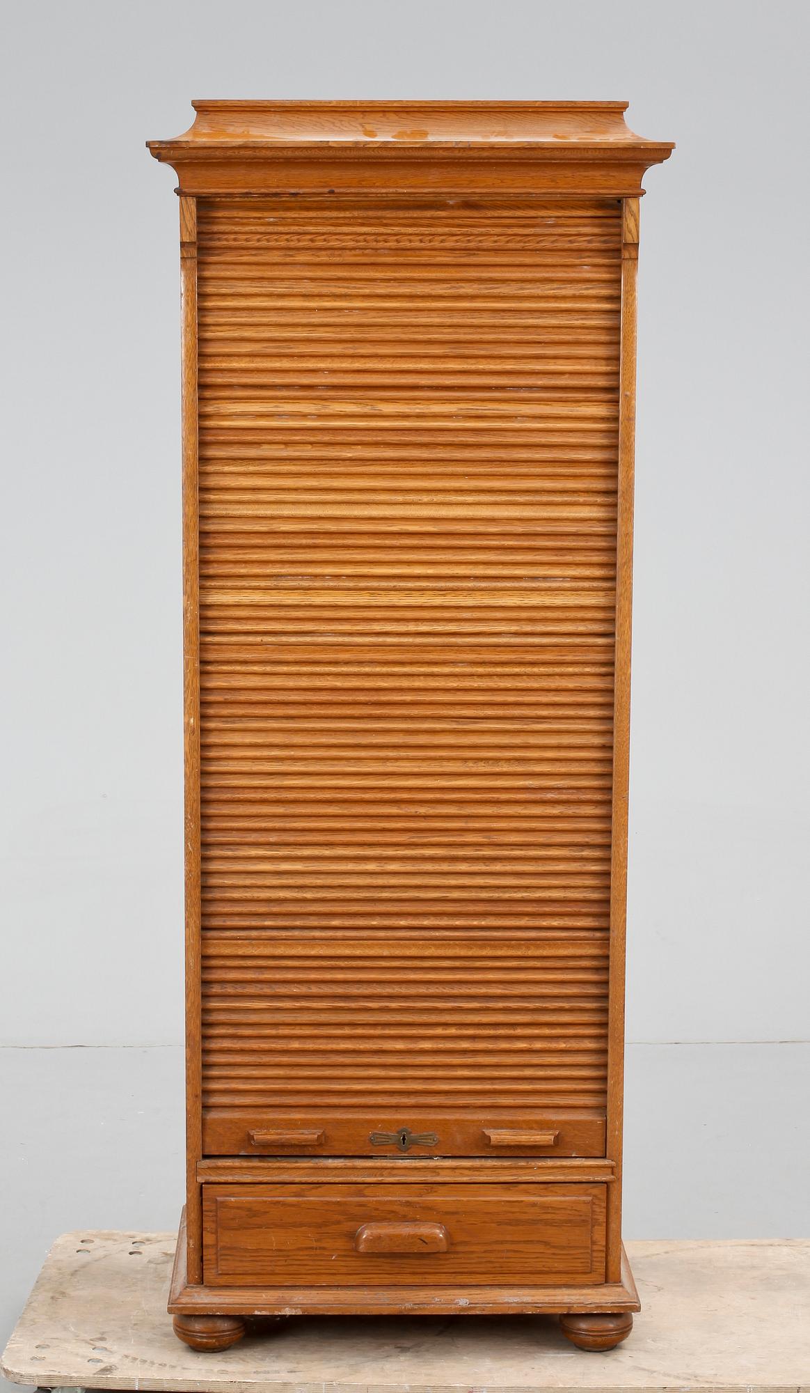 DOKUMENTSKÅP, med jalusi, 1900-talets början.