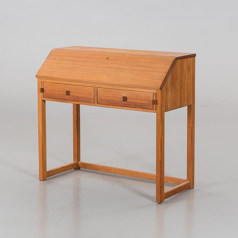 A Carl Malmsten writing desk "Lundvik".