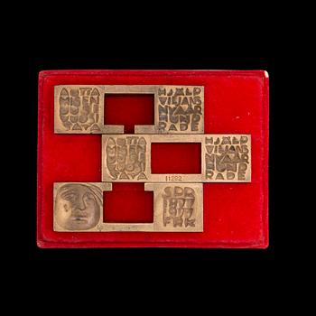 LAILA PULLINEN, medalj, brons, signerad LP och numrerad 11282.