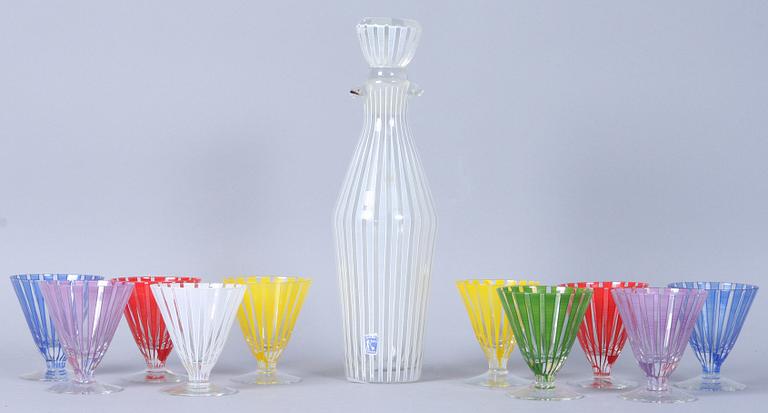 GLASSERVIS, 11 delar, "Strikt", Bengt Orup, Johansfors Glasbruk, modellen formgiven 1953.