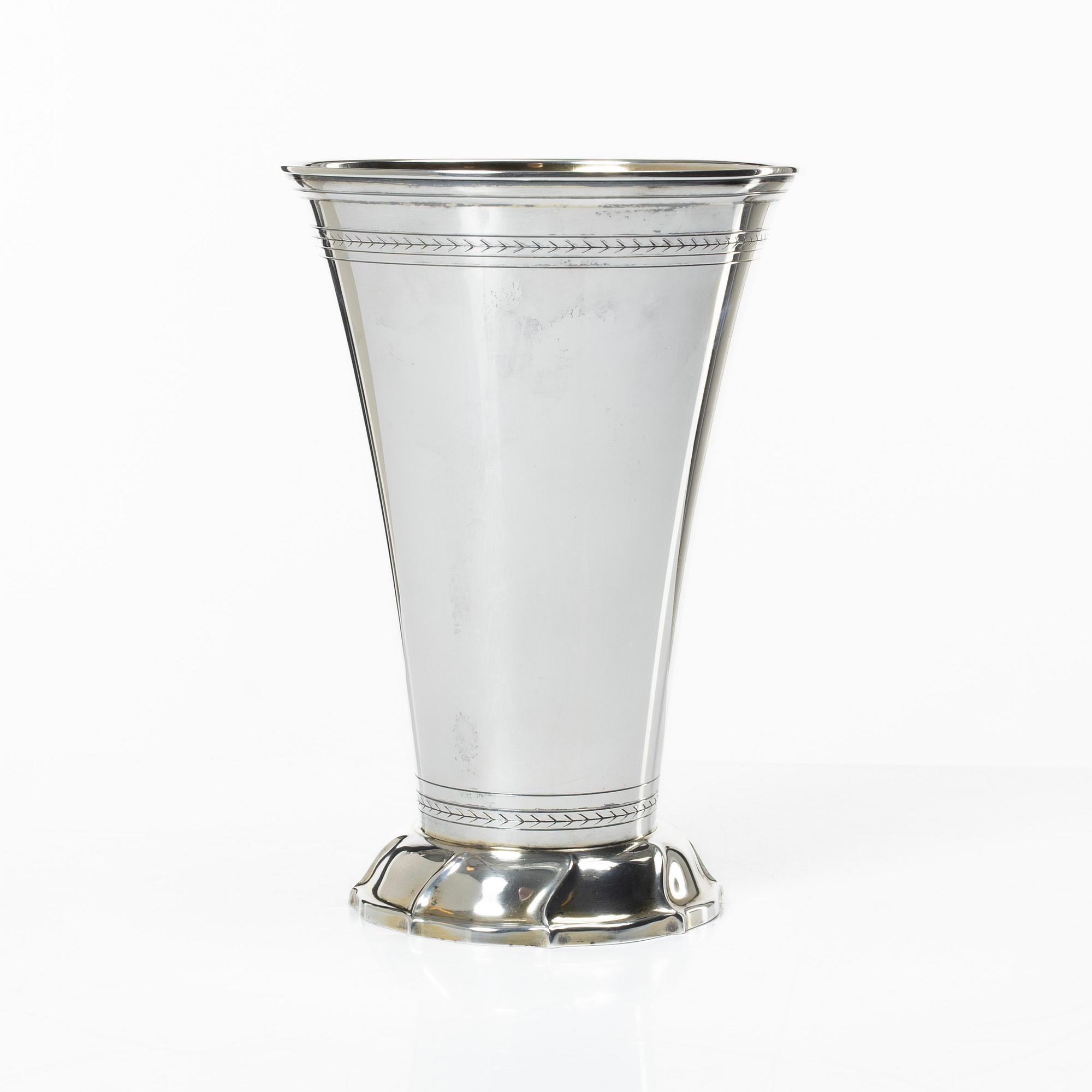 A silver vase, GAB, Stockholm, 1945.