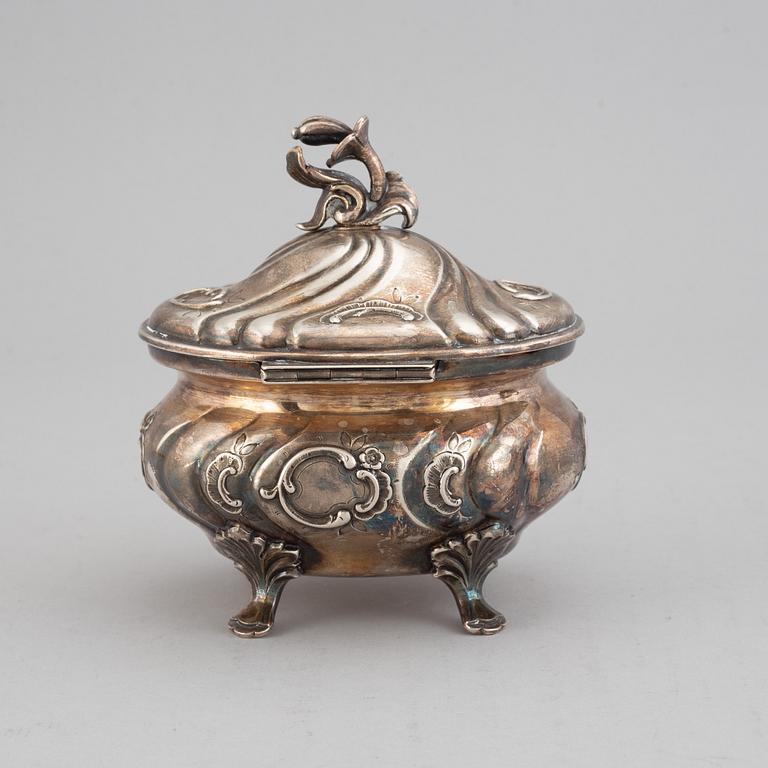Cg Hallberg, a Rococo style three piece silver service, Stockholm 1951,