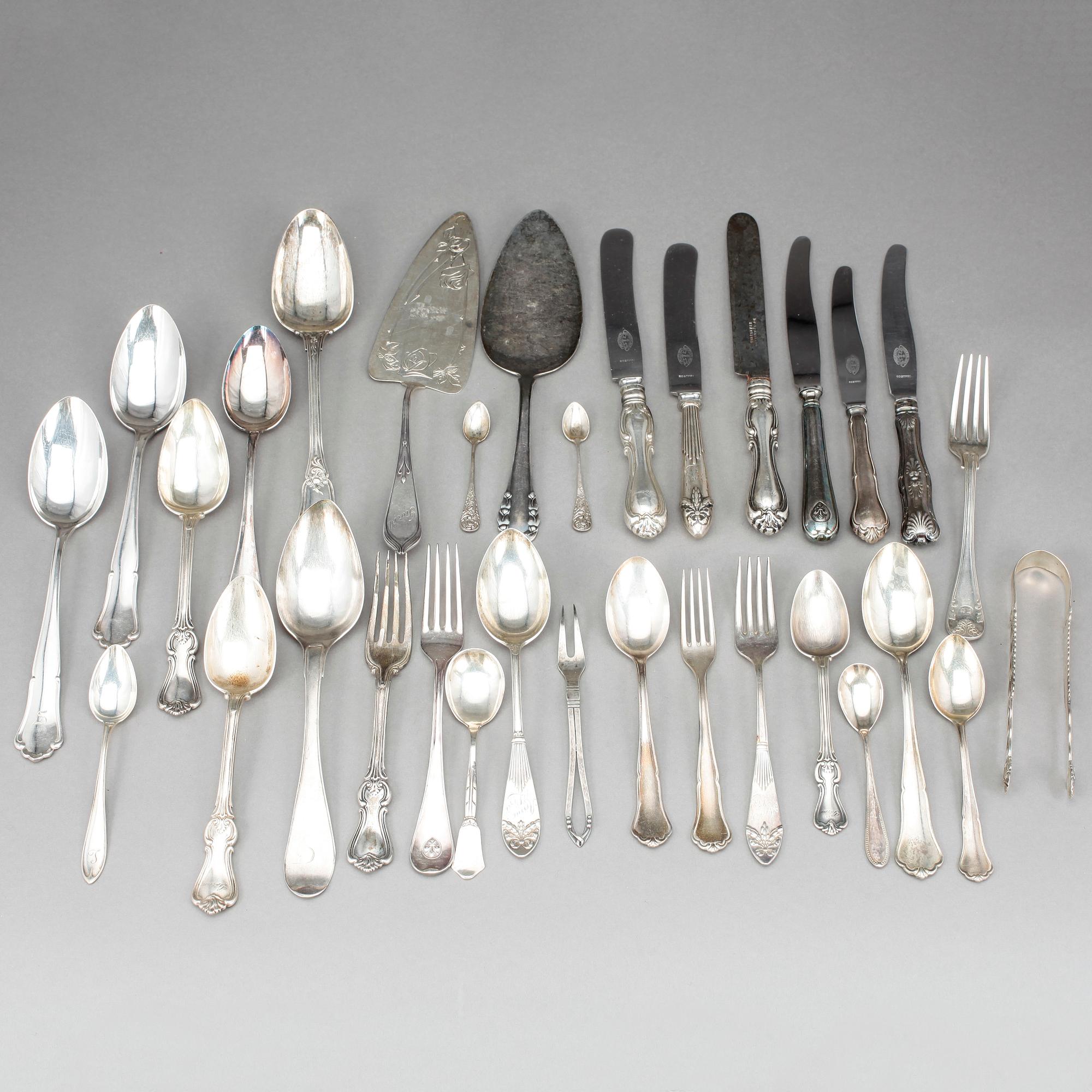 PARTI SILVER, 38 delar, bland annat Gustaf Möllenborg Feron, 1856. Total vikt ca 1187g.