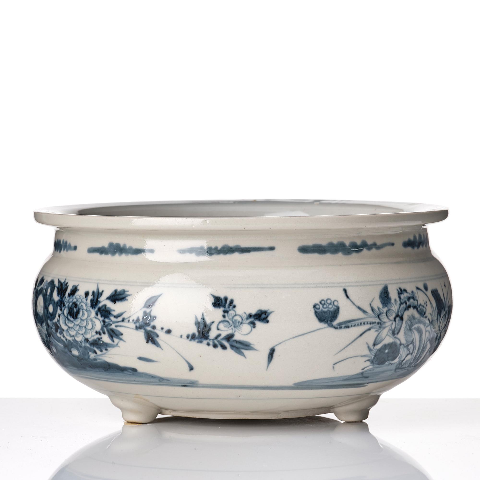 A blue and white censer, Qing dynasty, 18th Century.