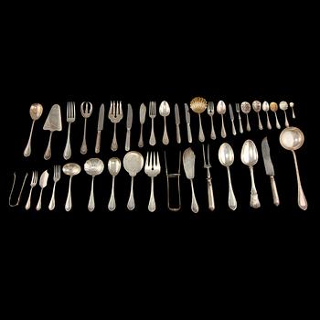 BESTICKUPPSTÄTTNING, 331 delar, låghaltigt silver, Bruggi,  omkring 1900. Total vikt ca 20955 g.