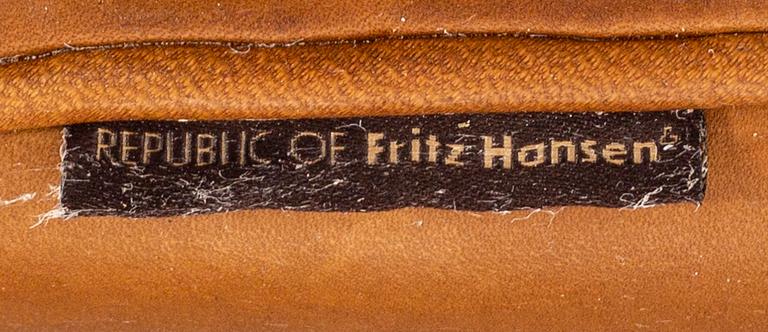 ARNE JACOBSEN, A swan lounge chair for Fritz Hansen, 2017.