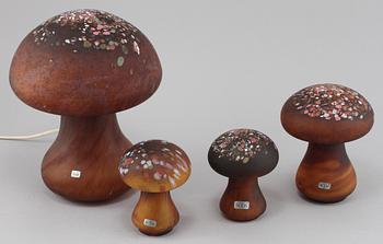 BORDSLAMPA samt SKULPTURER, 3 st, glas, Monica Backström, Kosta Boda, 1970-tal.