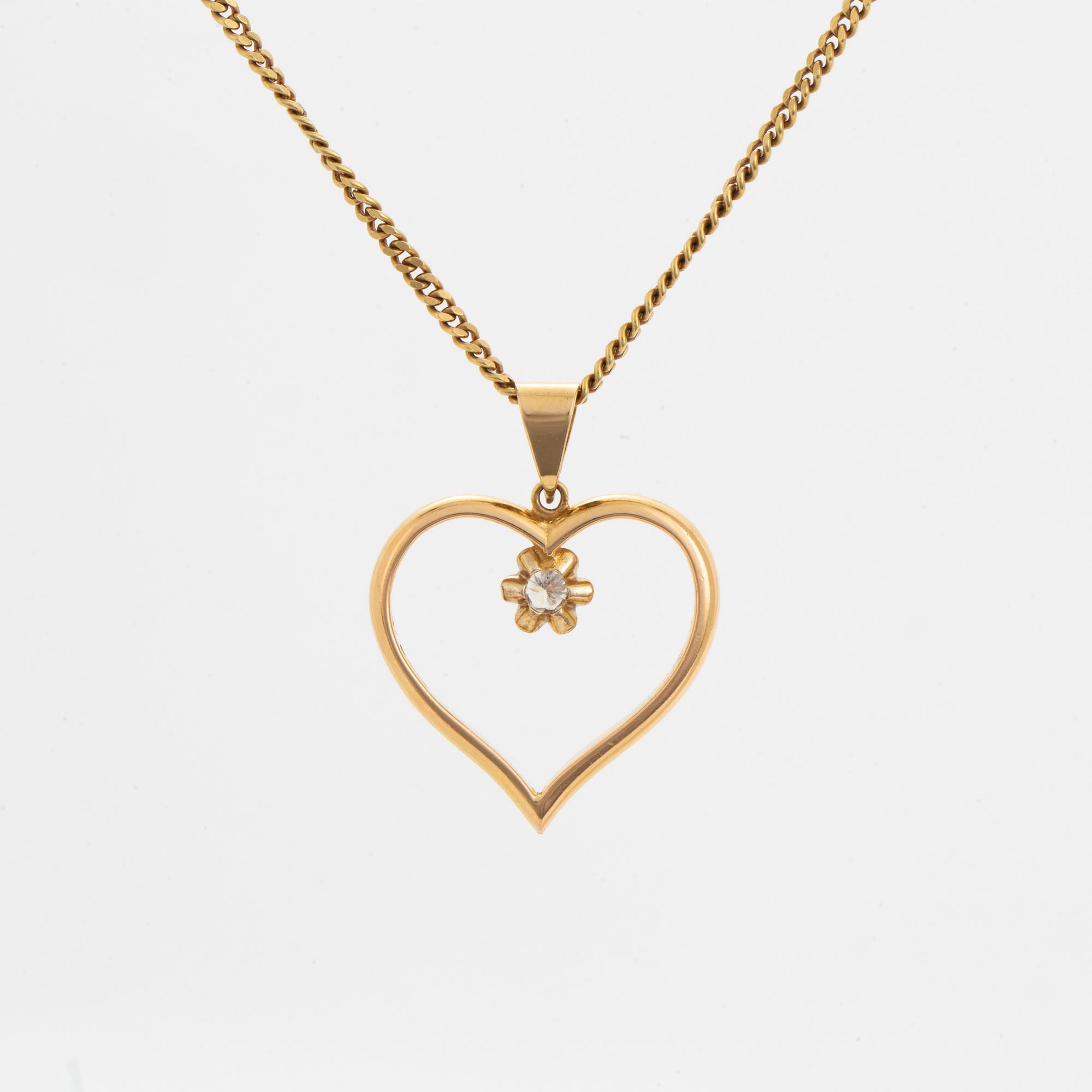 Brilliant-cut diamond heart pendant, with chain.