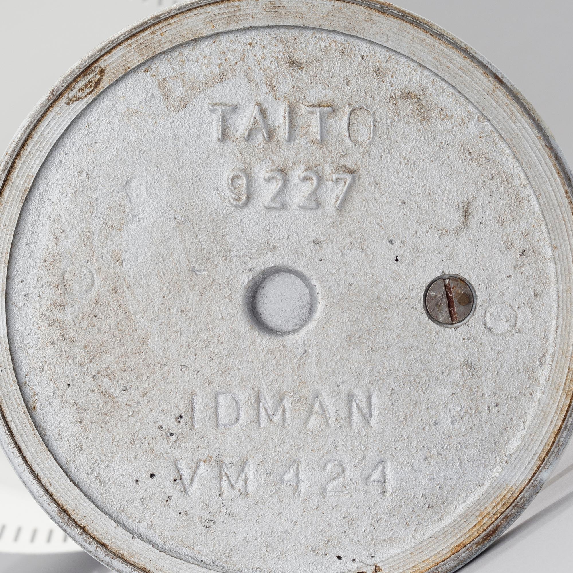 PAAVO TYNELL, PÖYTÄVALAISIN, 9227. Valmistanut Idman. 1950-luku.