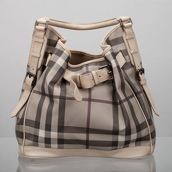 VÄSKA, Burberry.