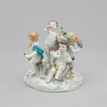 FIGURIN, 2 delarm porslin, Meissen Marcolinistil, 1800/1900-tal.