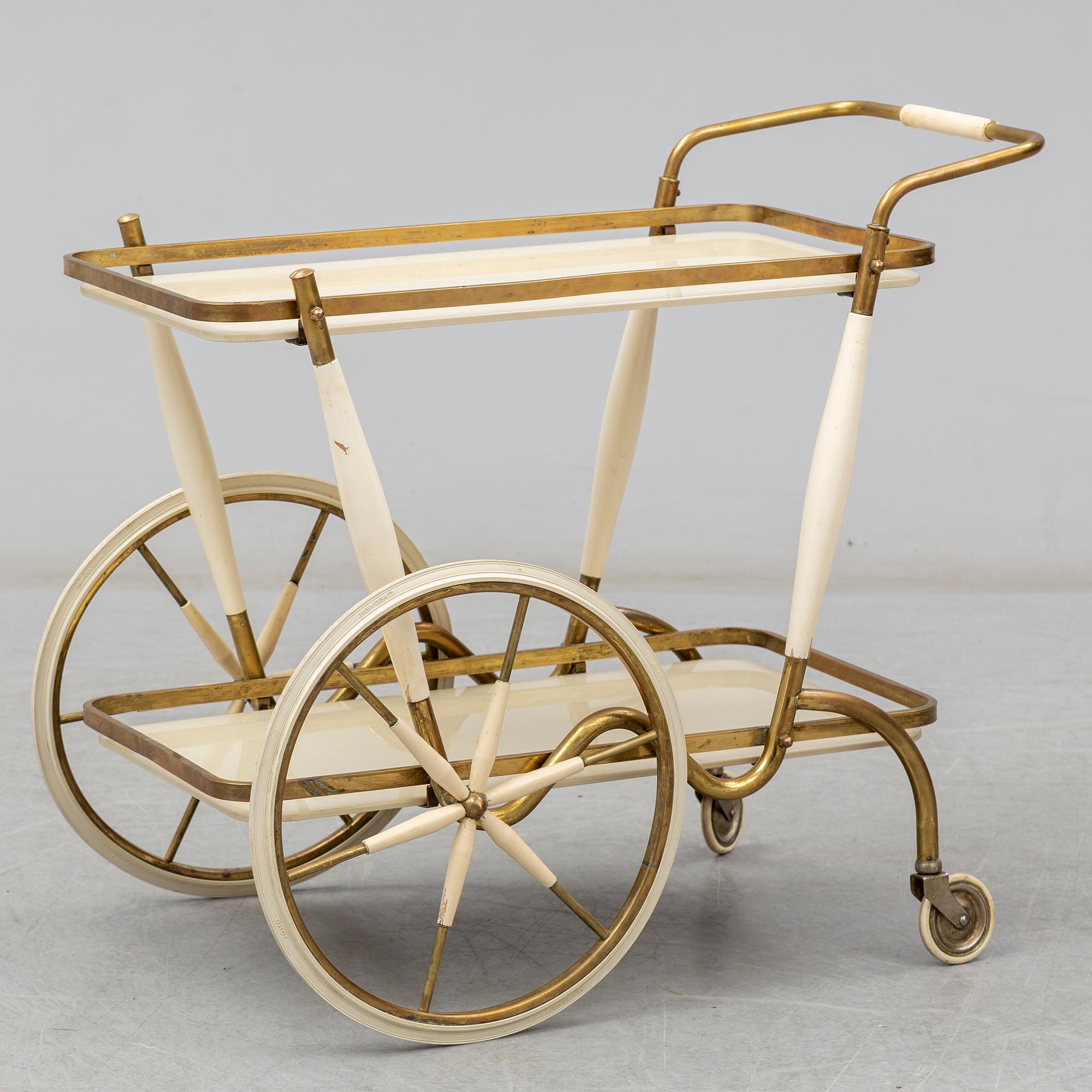 SERVERINGSVAGN, 1900-talets mitt.