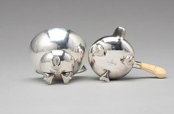 Georg Jensen, kaffe- och teservis, fyra delar, modell "Magnolia/Blossom", Köpenhamn 1918-1919, 830/1000 silver, design nr 2 samt 100.