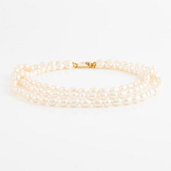 Necklace, cultured pearls, clasp 18K gold.