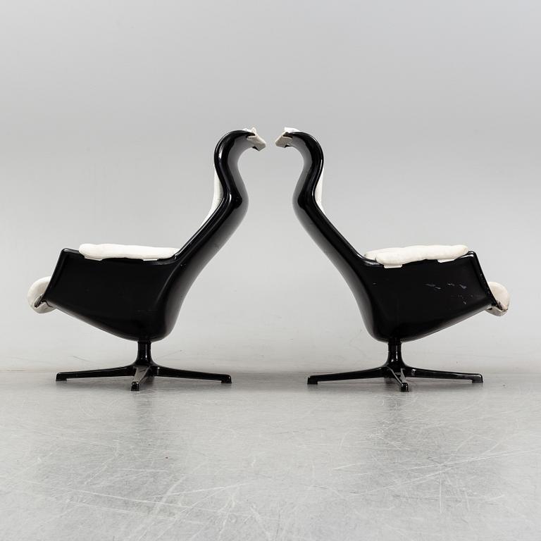 Alf Svensson & Yngvar Sandström, a pair of 'Form 8'/'Galaxy' easy chairs, Dux, 1970's.