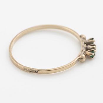 Ringar, 2 stycken, 18K guld med små smaragder och diamanter.